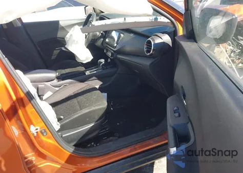 2021 Nissan Kicks Sv Xtronic Cvt z USA, uszkodzony, nr VIN 3N1CP5CV2ML547800
